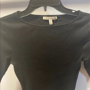 Black cooped med sleeve top